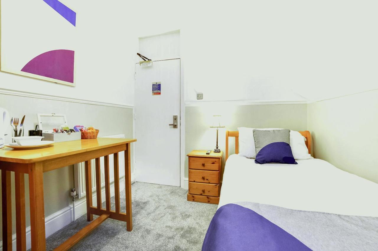 Airport Lodge Farnborough  Habitación foto